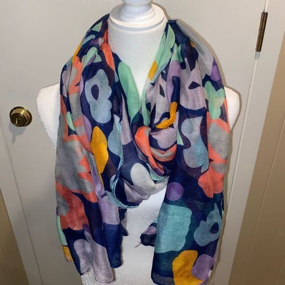 NWOT Fashion Scarf - Picture 3 of 3